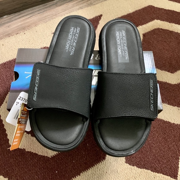 Sketchers Relaxed Fit Slides - Picture 1 of 3